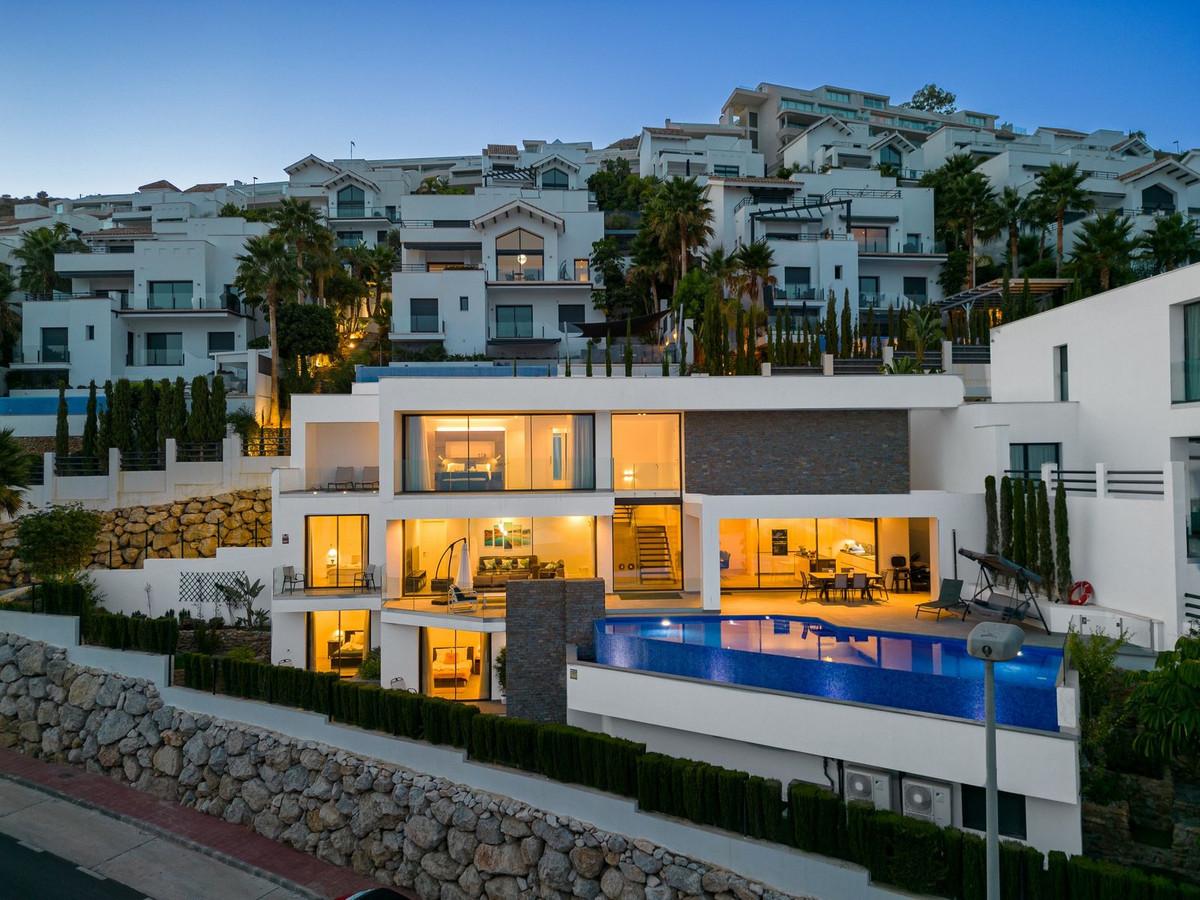 Villa Detached in Benalmadena Costa