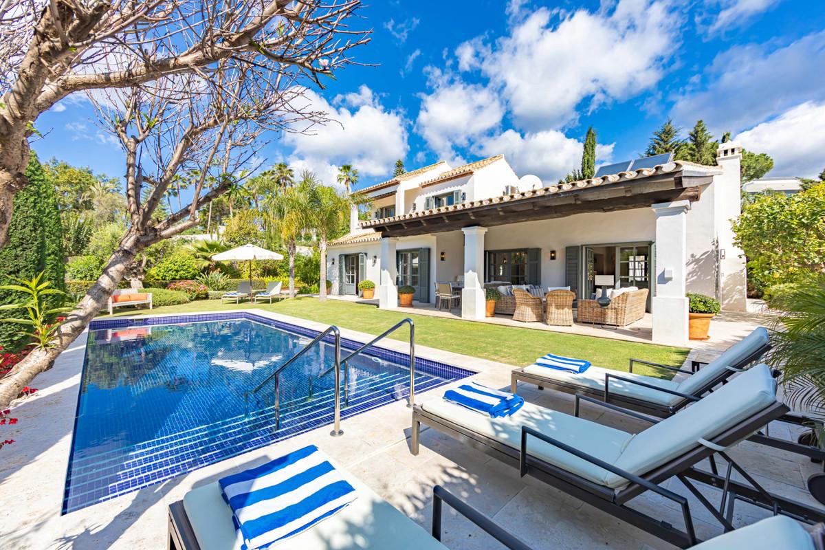 Villa Detached in El Paraiso