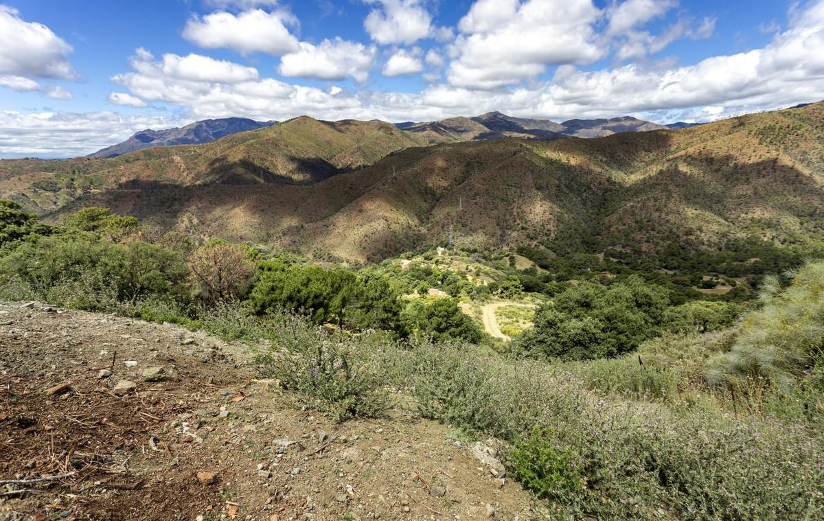 Plot Land in Benahavís
