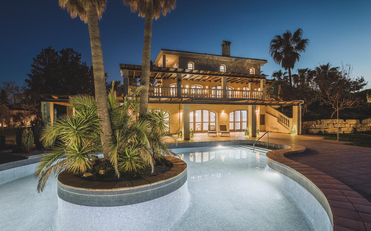Villa Detached in Estepona