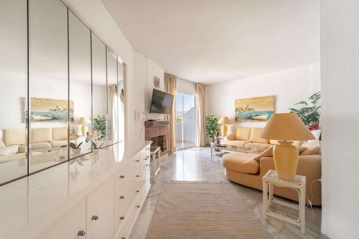 Apartment Penthouse in Calahonda