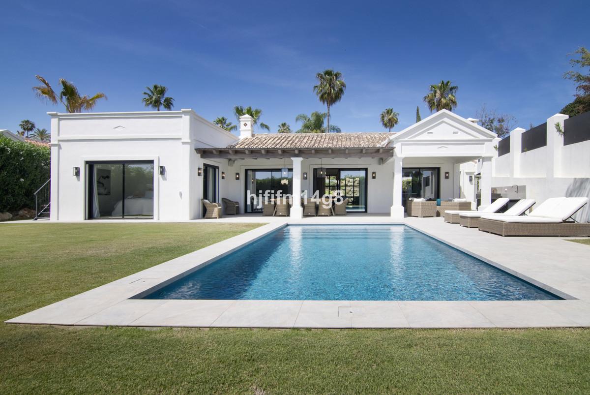 Villa Detached in Nueva Andalucía