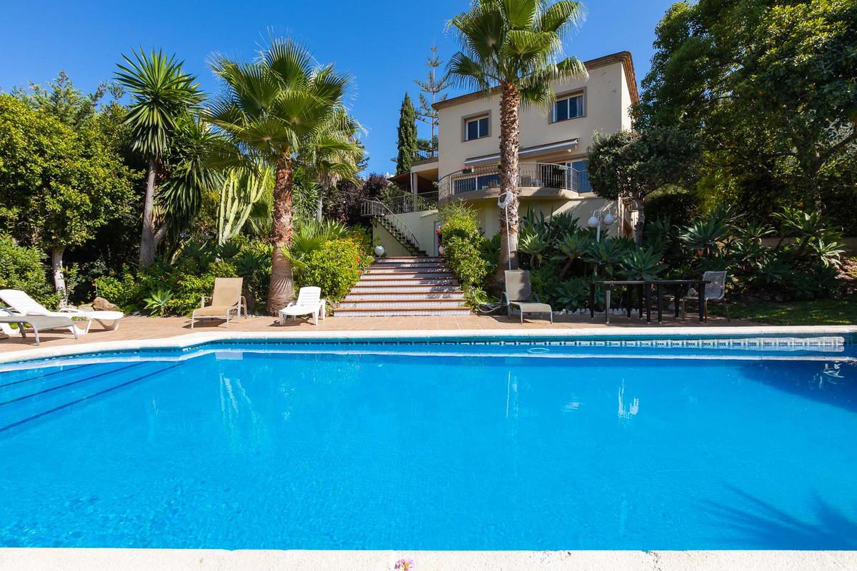 Villa Detached in Nueva Andalucía