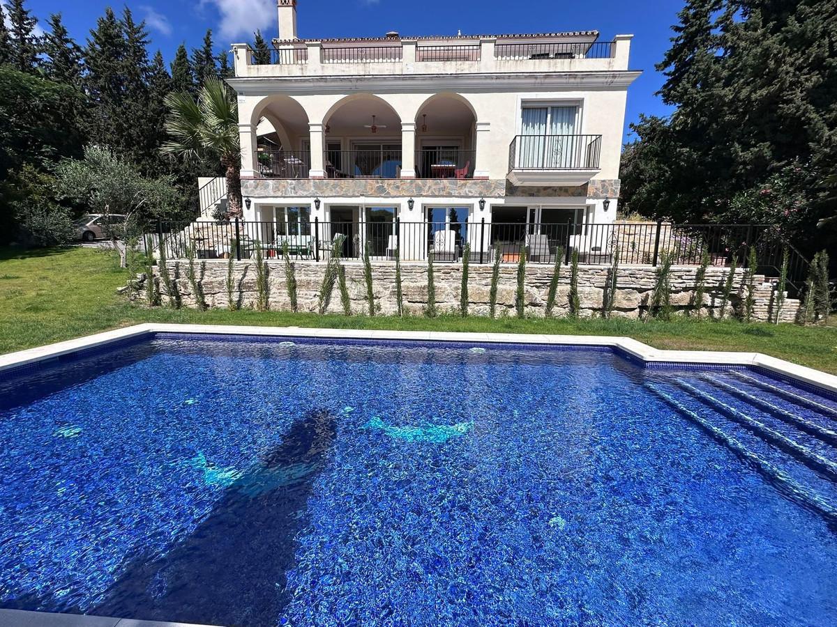 Villa Detached in Nueva Andalucía