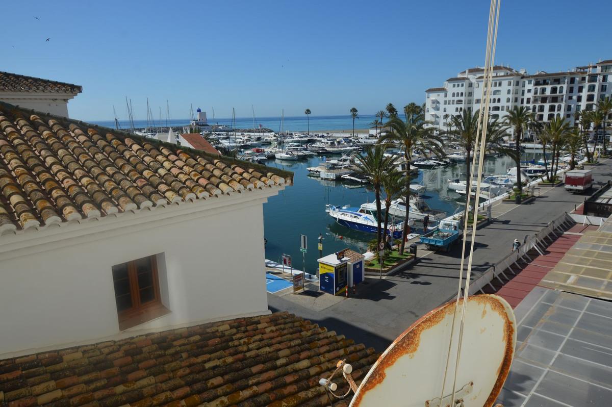 Apartment Middle Floor in La Duquesa