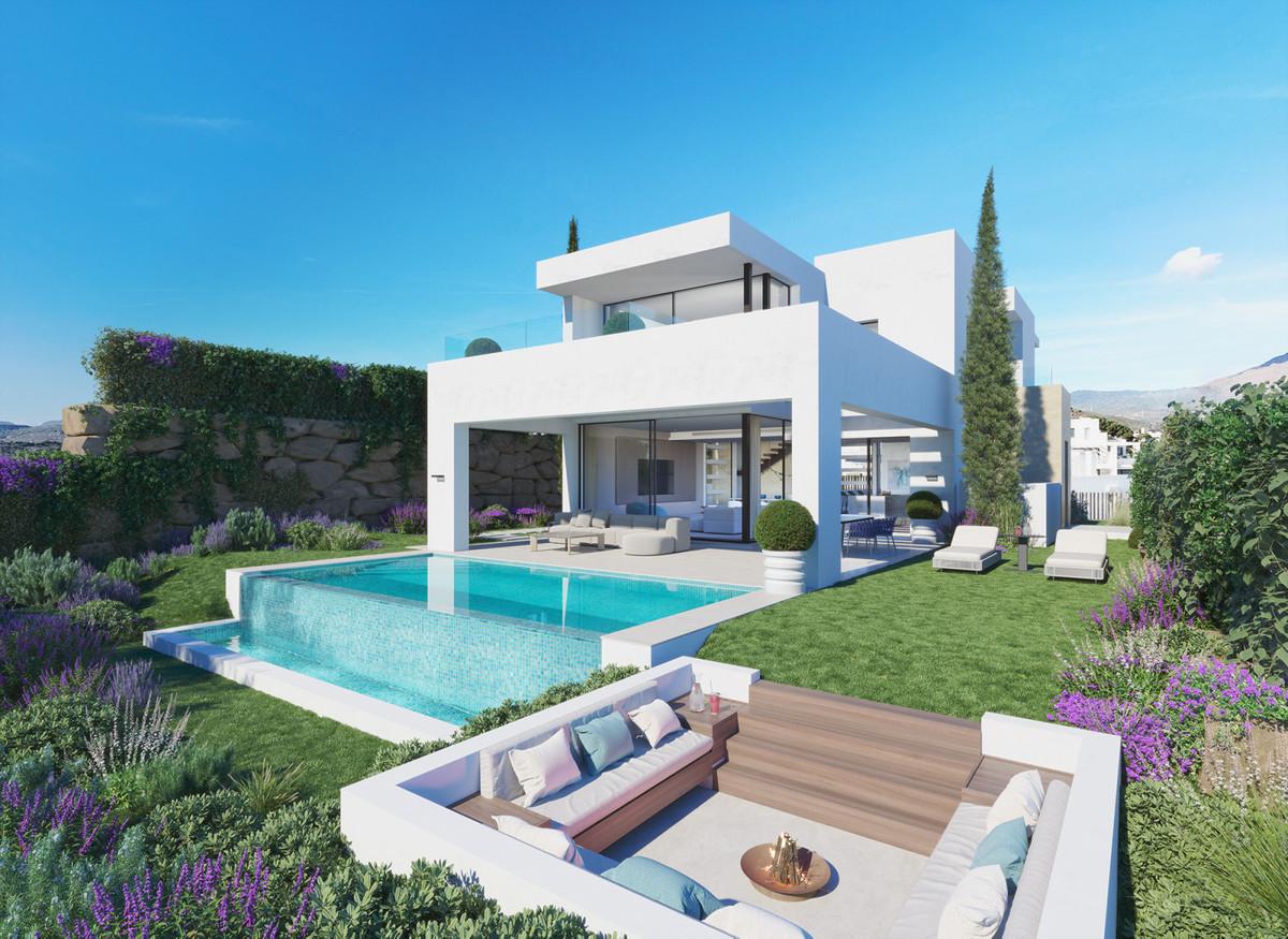 House Detached Villa in Estepona
