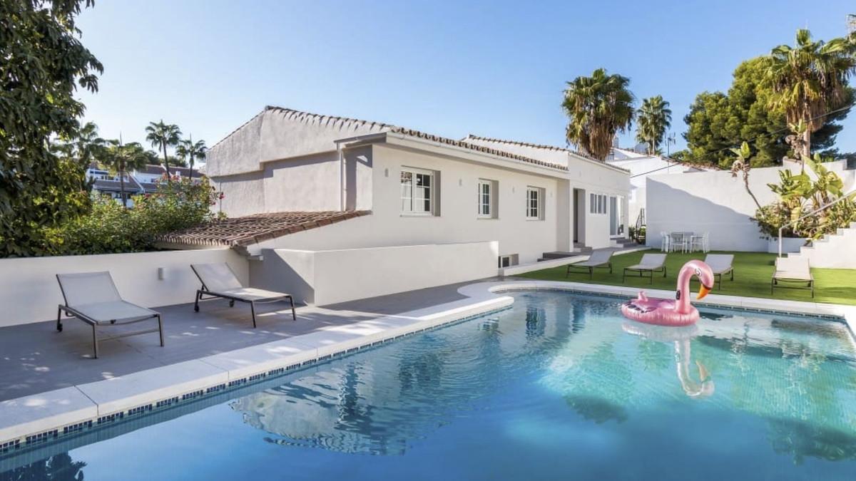 Villa Detached in Nueva Andalucía