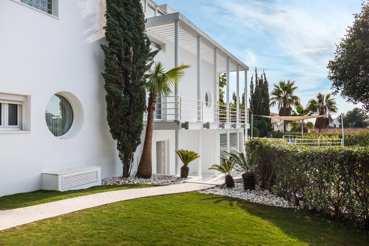 Villa Detached in Nueva Andalucía