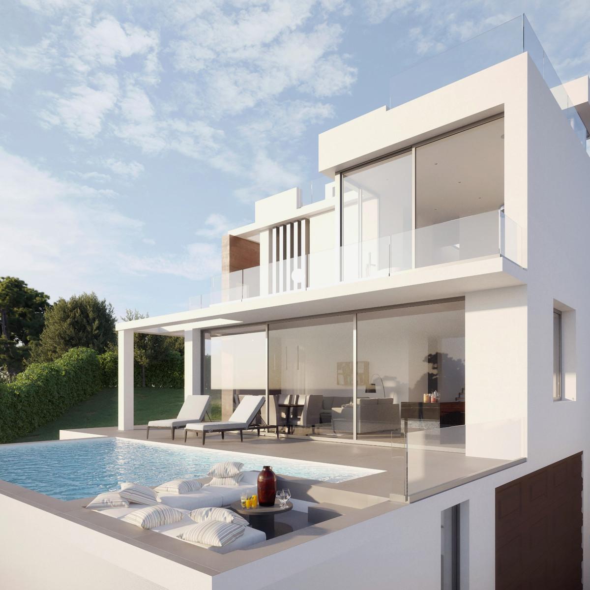 House Detached Villa in Estepona