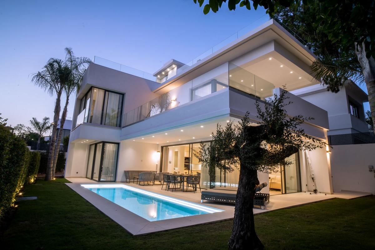 Villa Detached in The Golden Mile