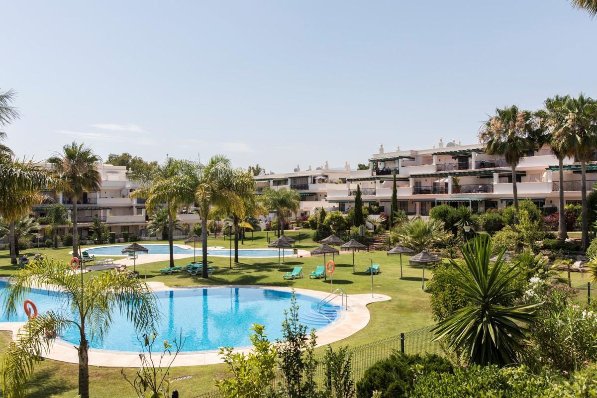 Apartment Middle Floor in Nueva Andalucía