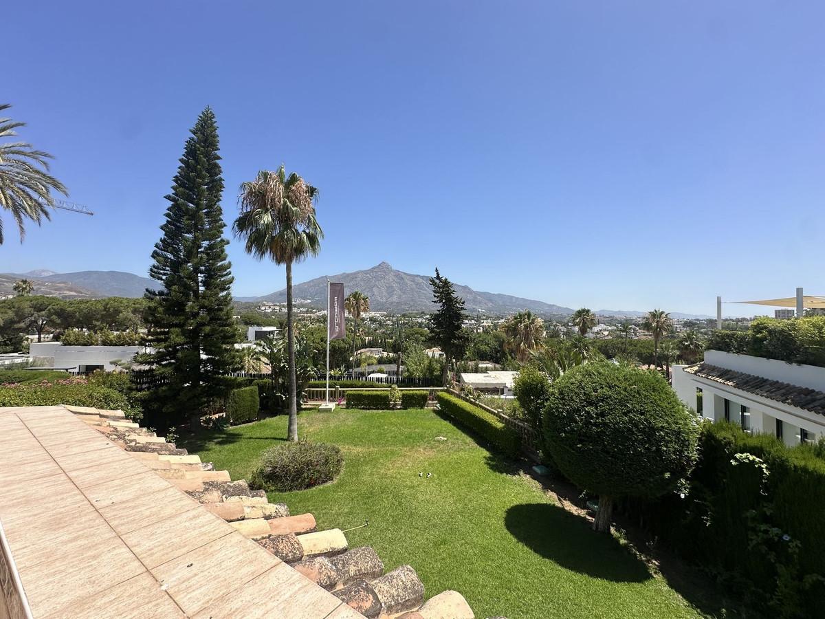 Villa Detached in Nueva Andalucía