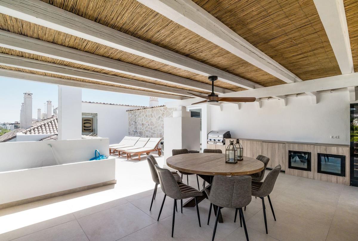 Apartment Penthouse Duplex in Nueva Andalucía