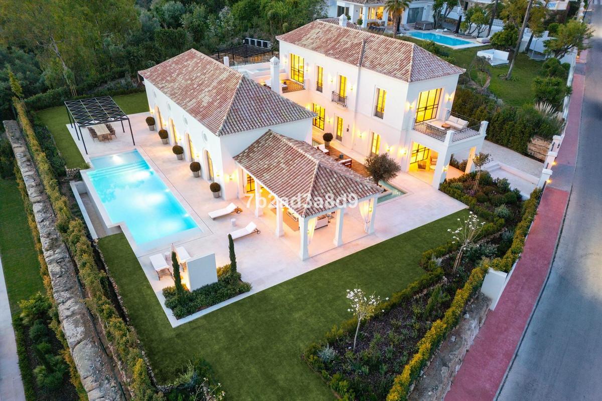 Villa Detached in Nueva Andalucía