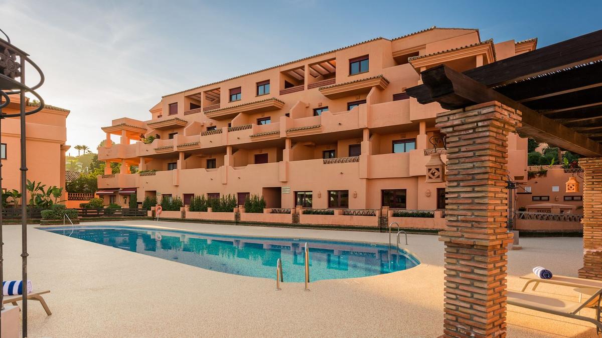Apartment Middle Floor in Benahavís