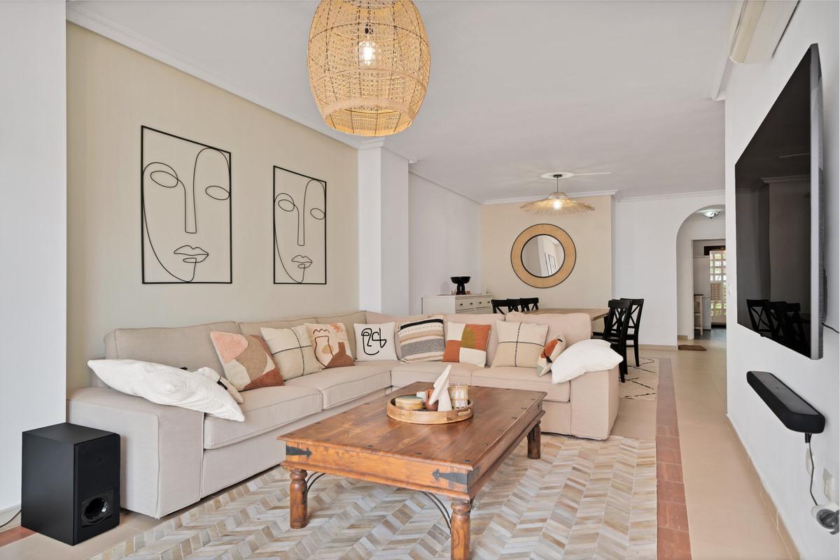 Apartment Middle Floor in Nueva Andalucía