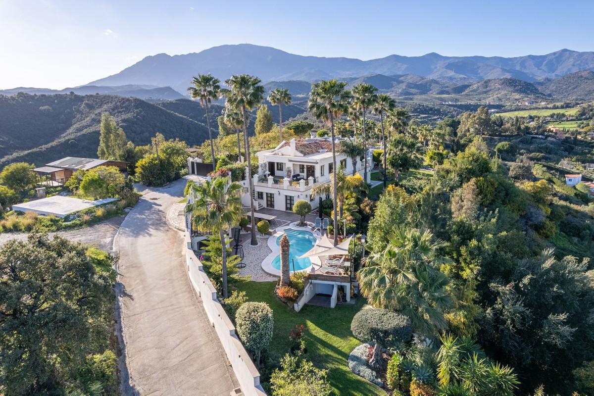 Villa Detached in Estepona