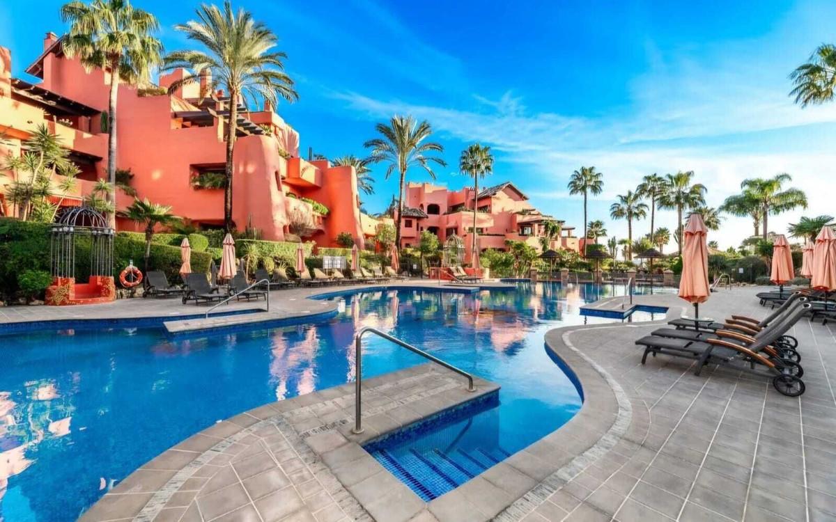 Apartment Penthouse in Estepona