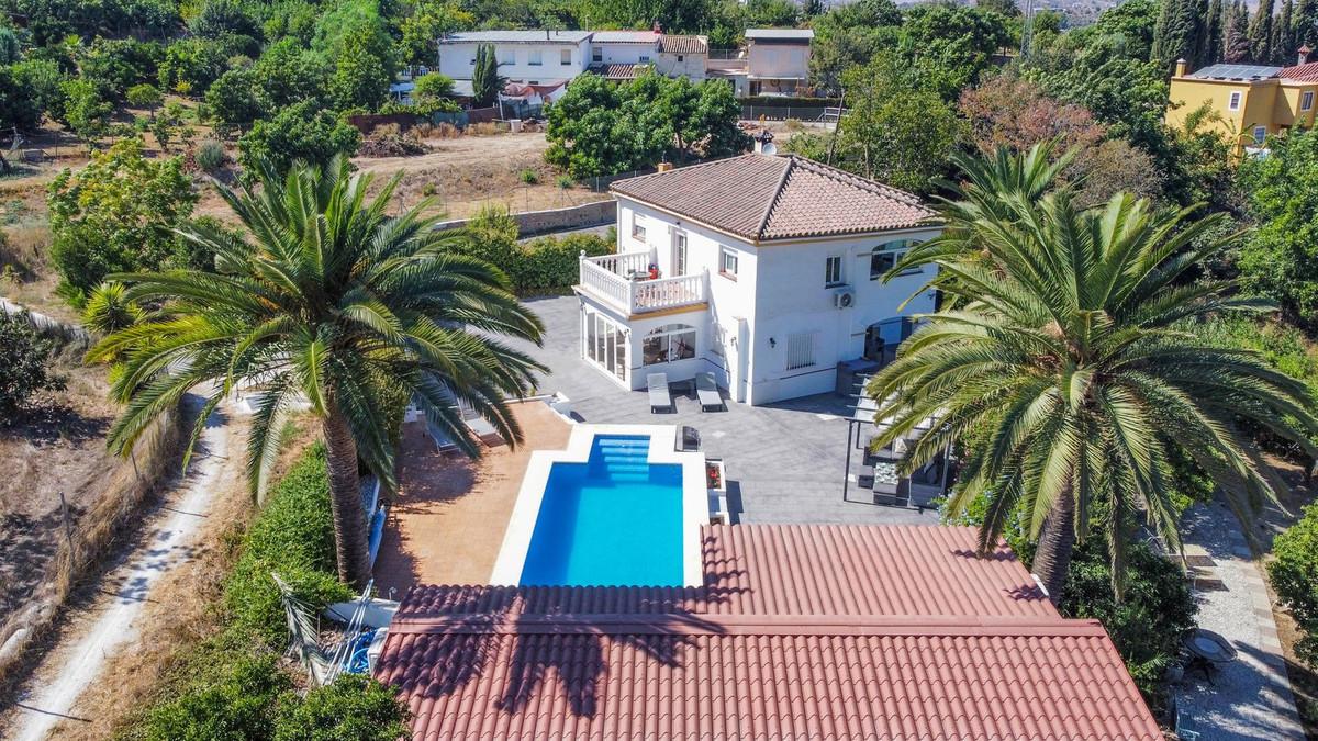 Villa Detached in Coín