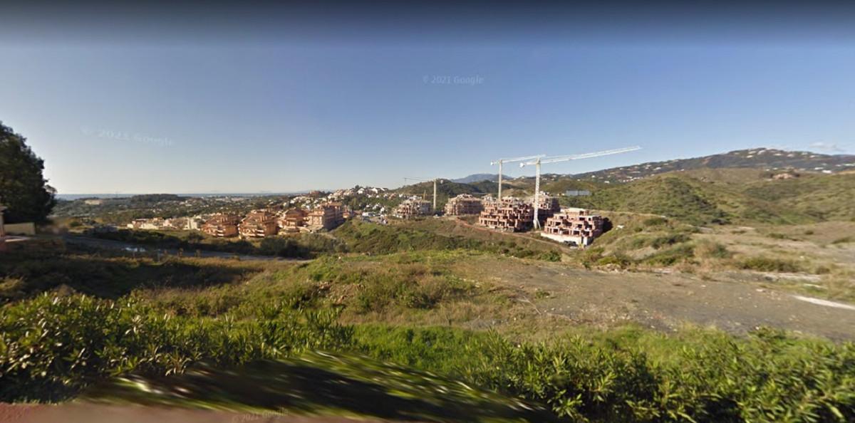 Plot Residential in Nueva Andalucía
