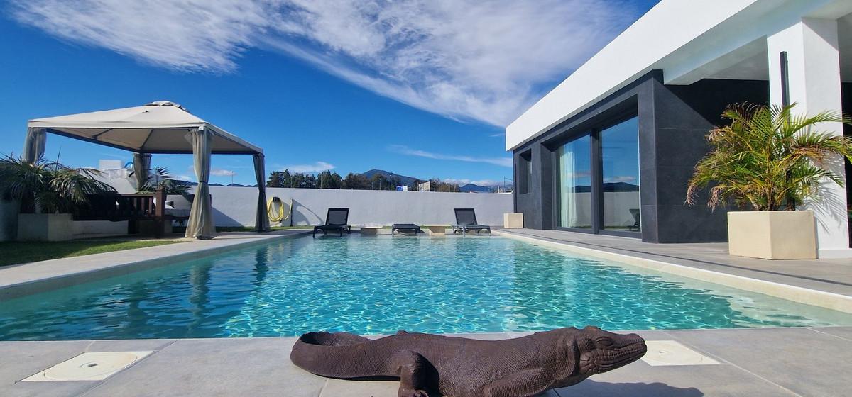 Villa Detached in San Pedro de Alc&aacute;ntara