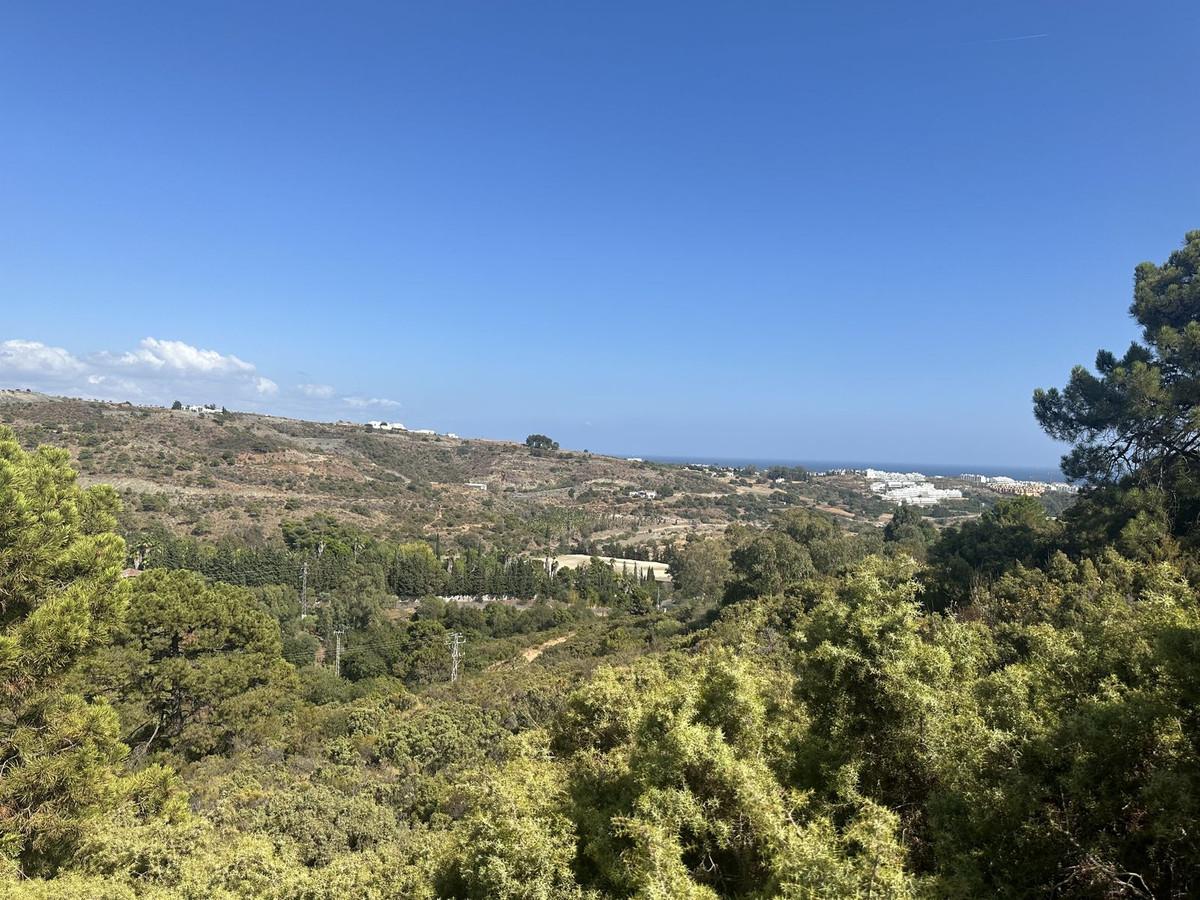 Plot Land in Benahav&iacute;s