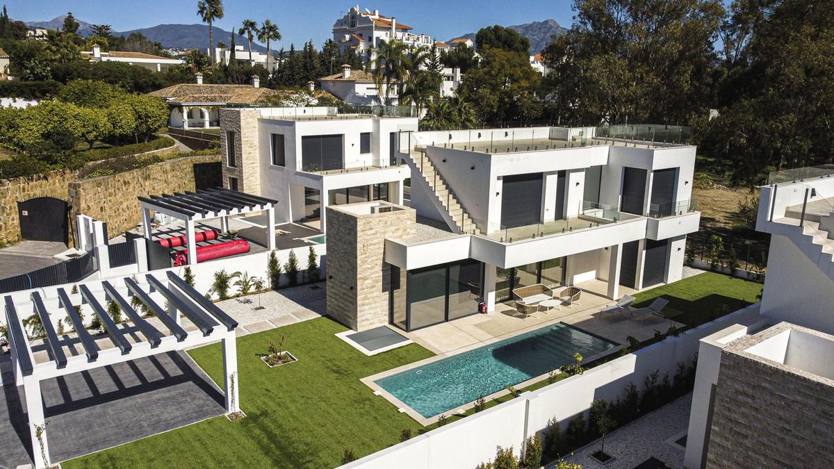 Villa Detached in Estepona