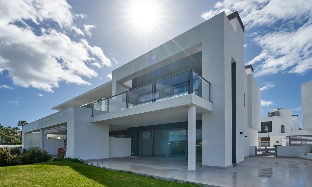 Villa Semi Detached in San Pedro de Alc&aacute;ntara