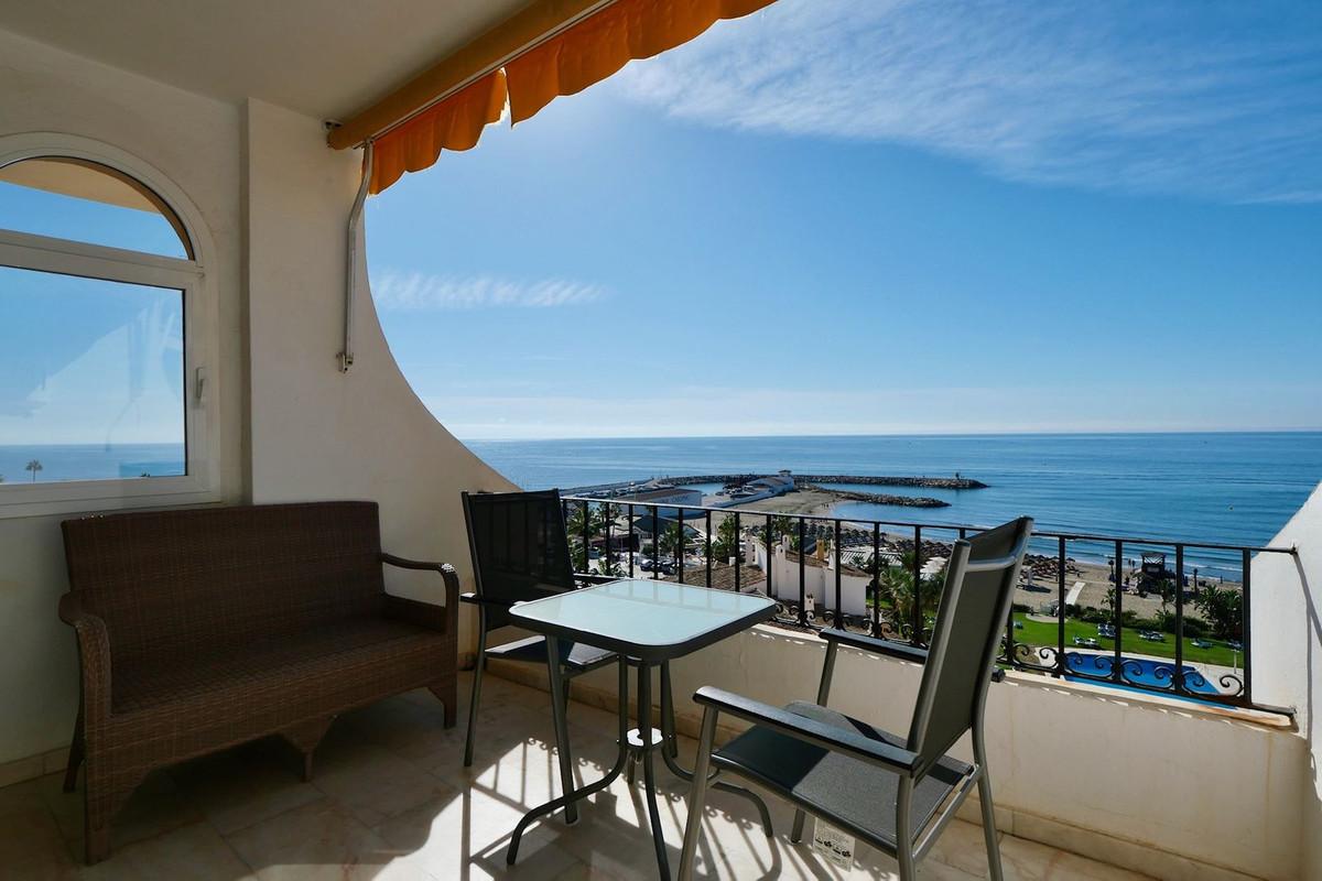 Apartment Penthouse in Puerto de Cabopino
