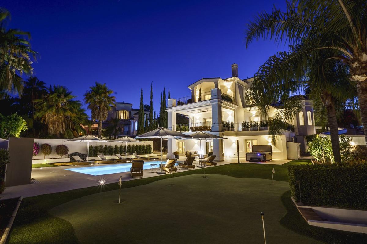 Villa Detached in Nueva Andaluc&iacute;a