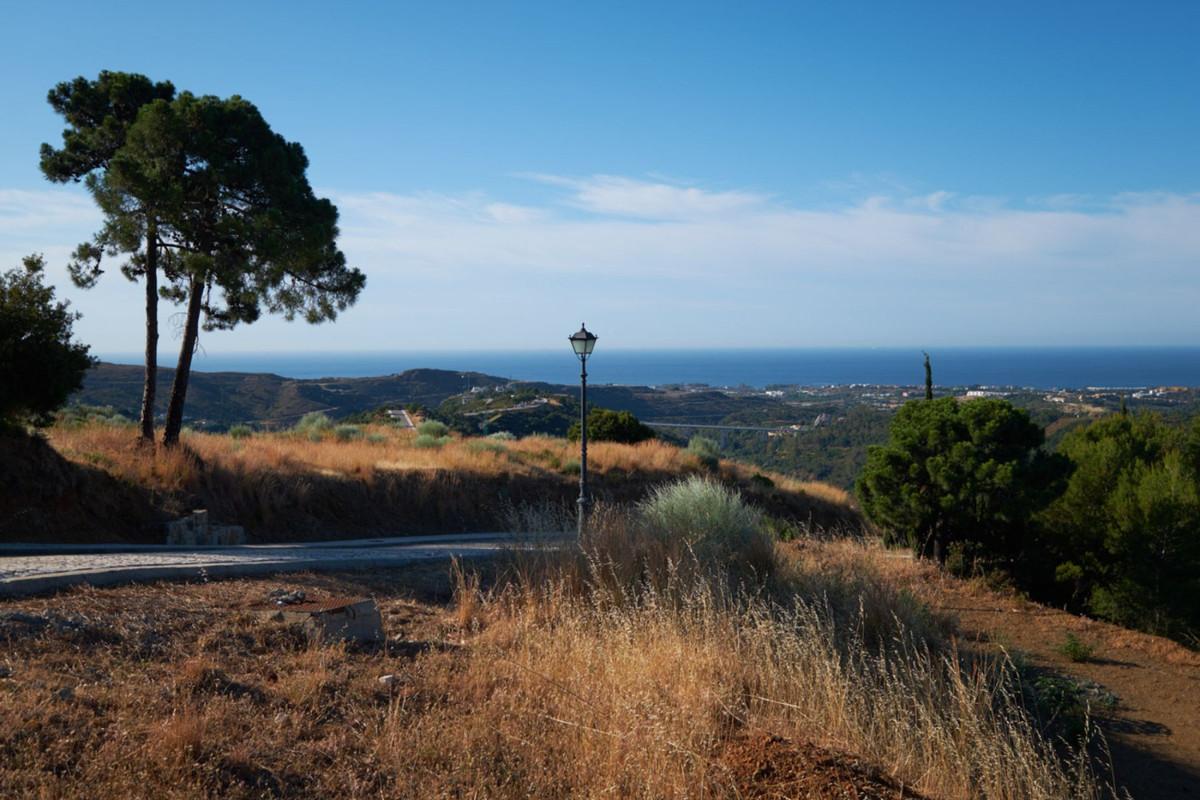 Plot Residential in Estepona