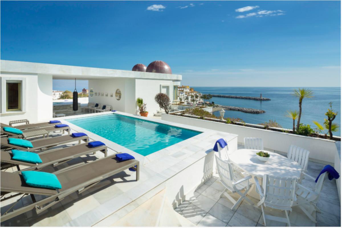Apartment Penthouse in Puerto Ban&uacute;s