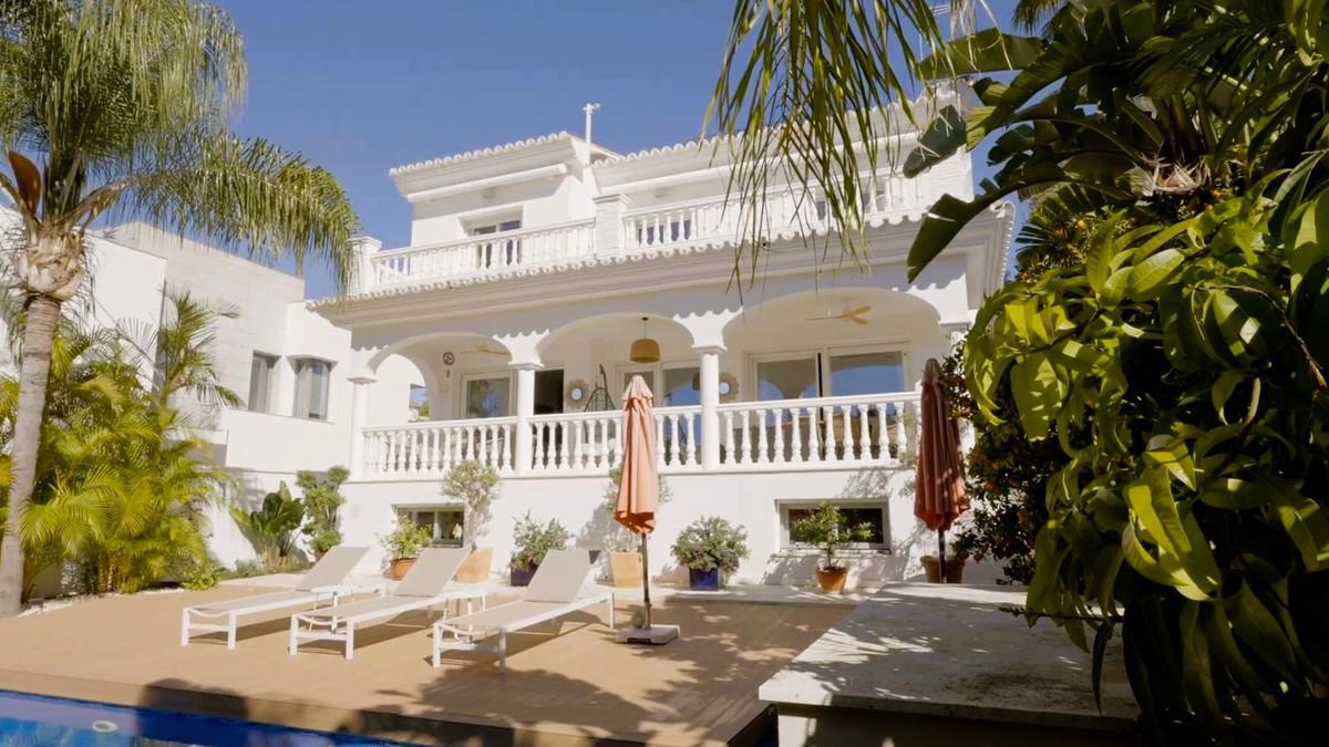 Villa Detached in The Golden Mile