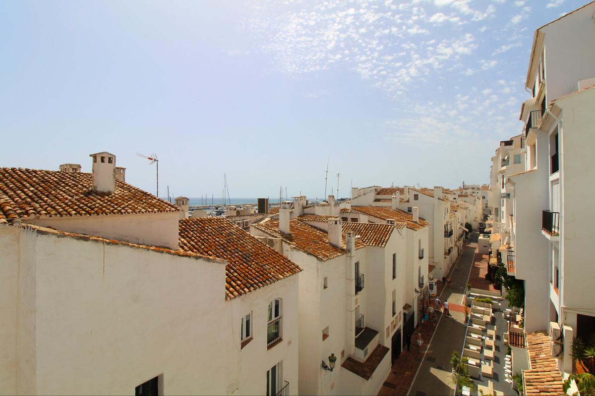 Apartment Middle Floor in Puerto Banús