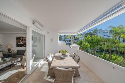 R4942204, Apartment Middle Floor in The Golden Mile