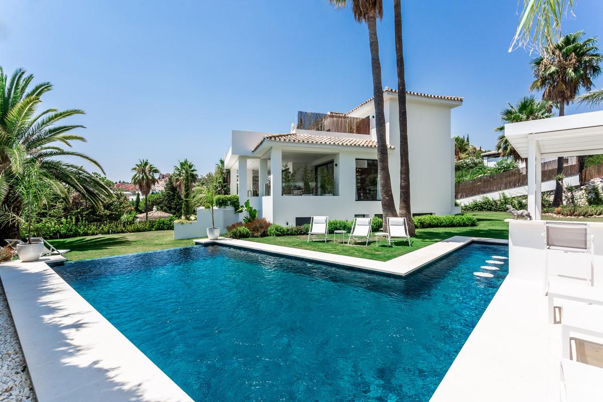 Villa Detached in Nueva Andalucía
