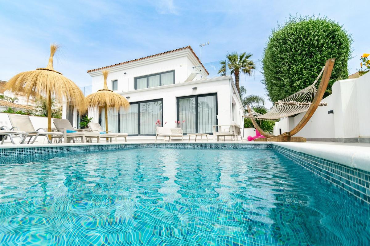 Villa Detached in Nueva Andalucía