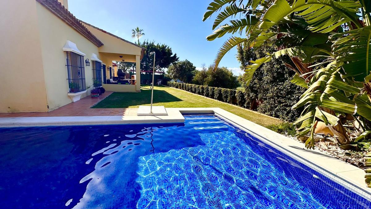 Villa Detached in La Duquesa
