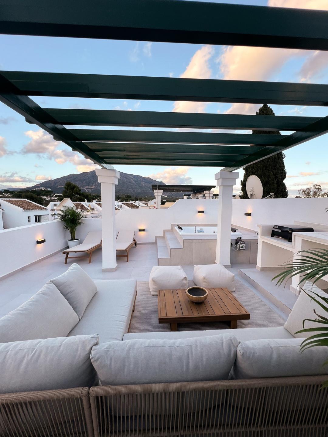 Apartment Penthouse in Nueva Andaluc&iacute;a