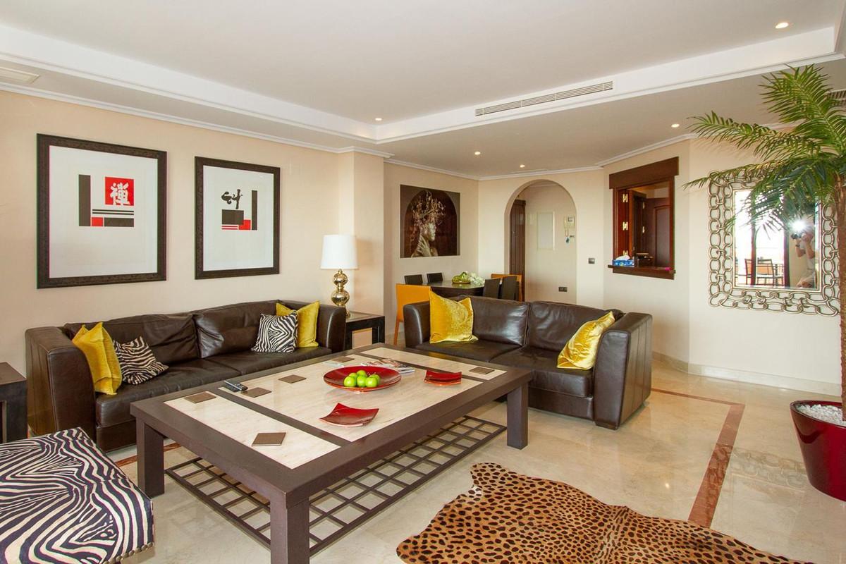 Apartment Middle Floor in La Mairena
