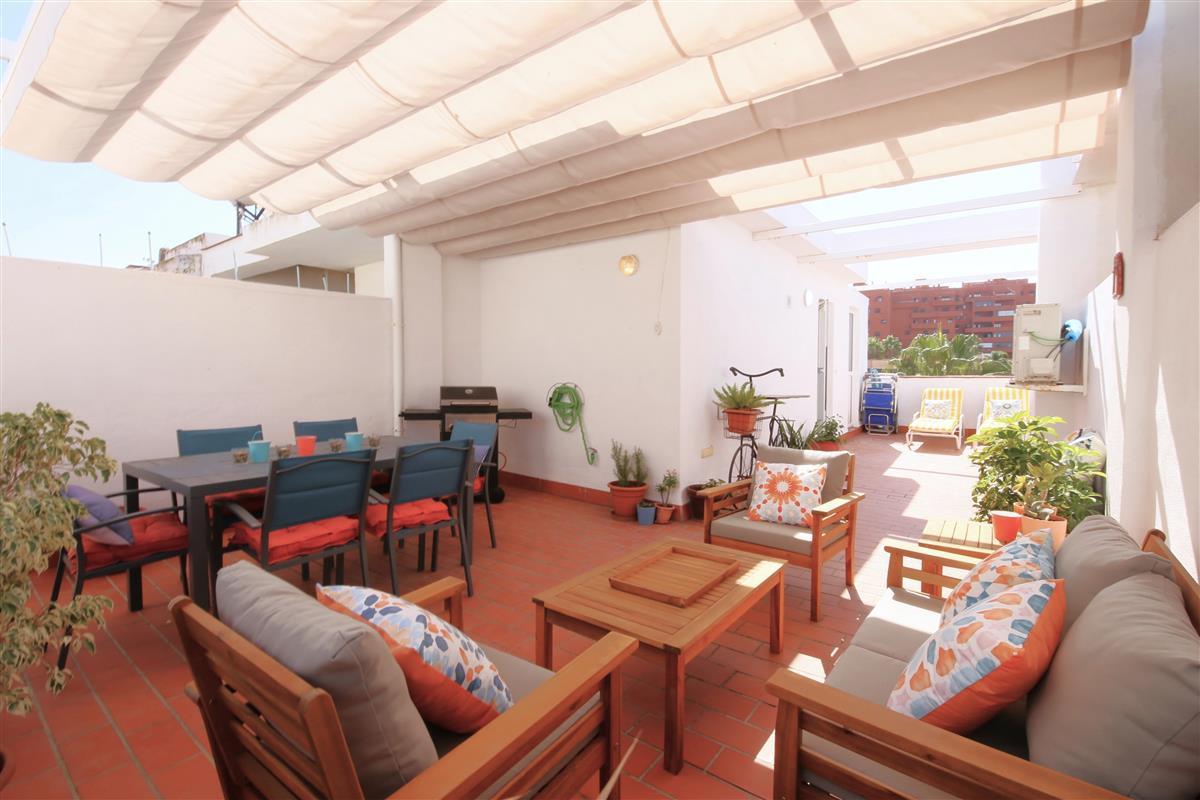 Apartment Penthouse in Estepona