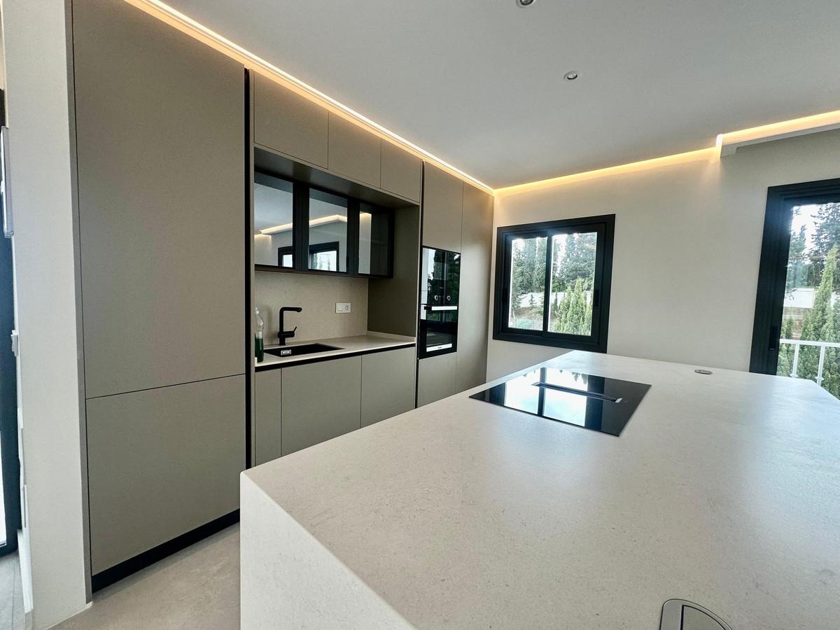 Apartment Penthouse in Nueva Andalucía