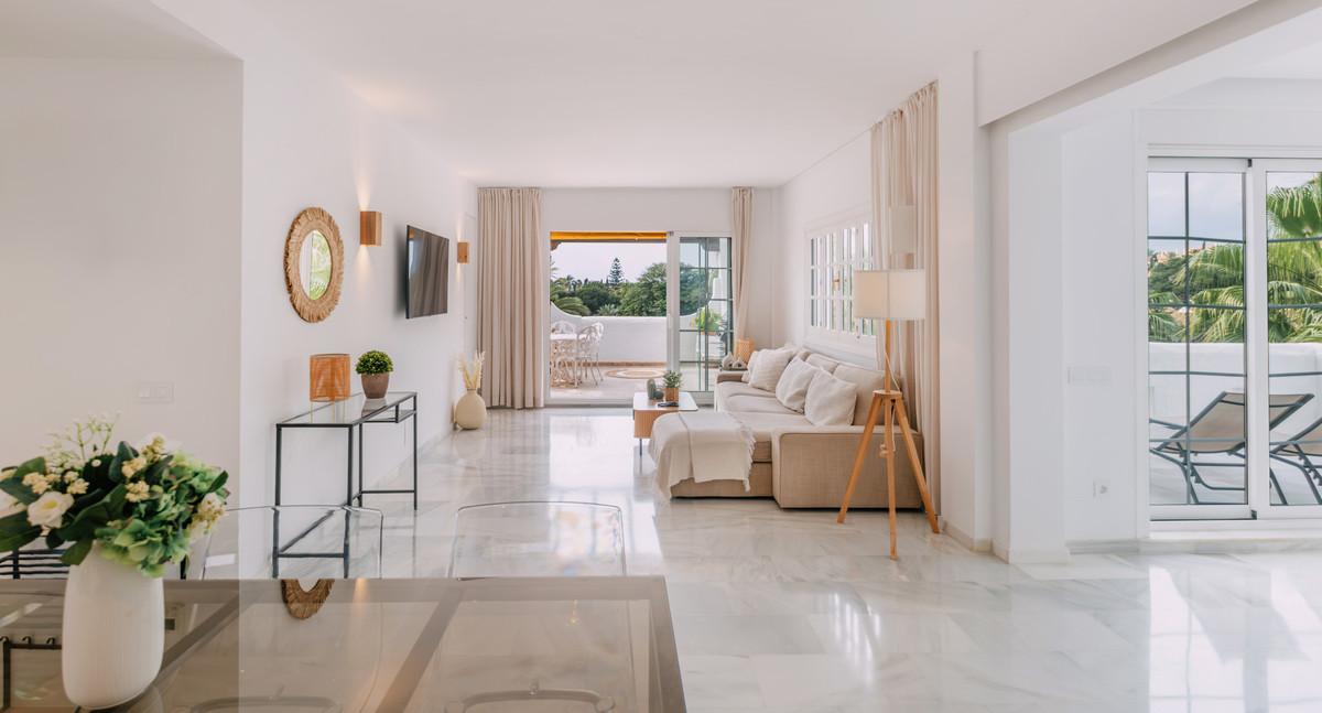 Apartment Middle Floor in Nueva Andalucía