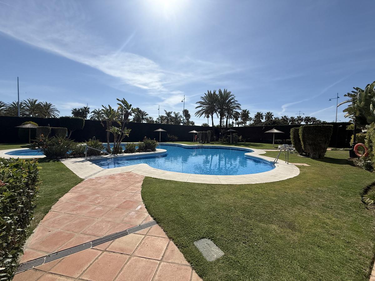 Apartment Middle Floor in San Pedro de Alcántara