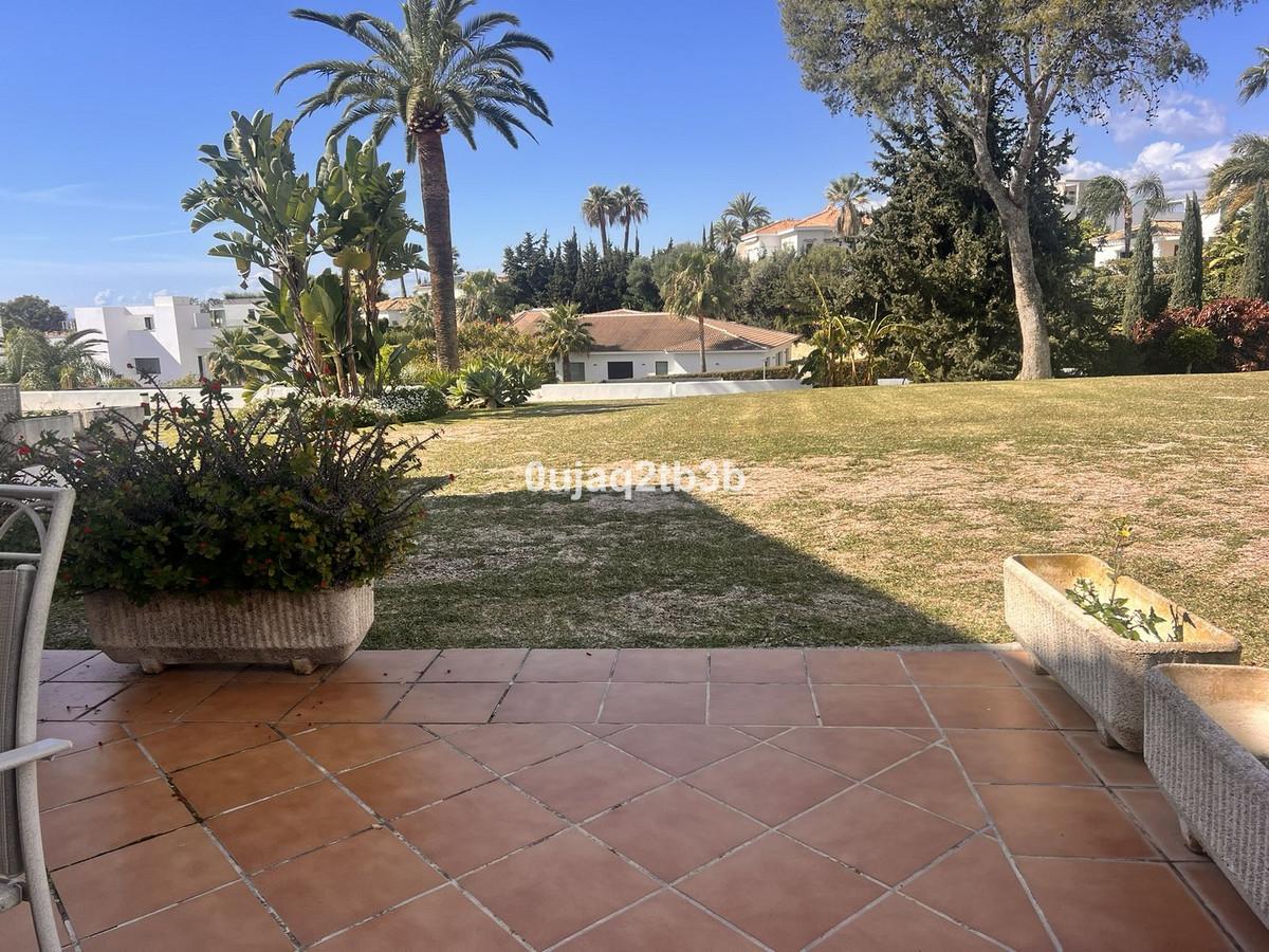 Apartment Ground Floor in Nueva Andalucía