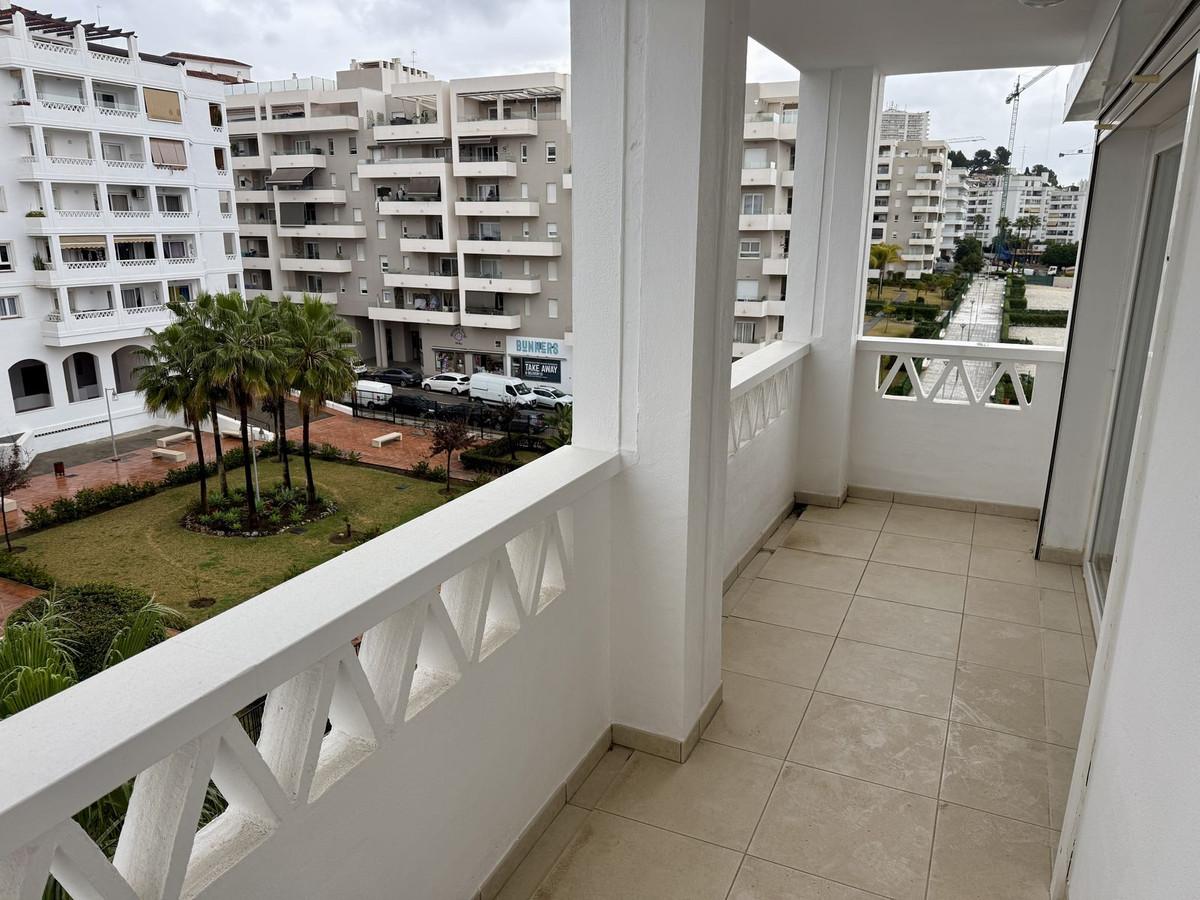 Apartment Middle Floor in La Campana