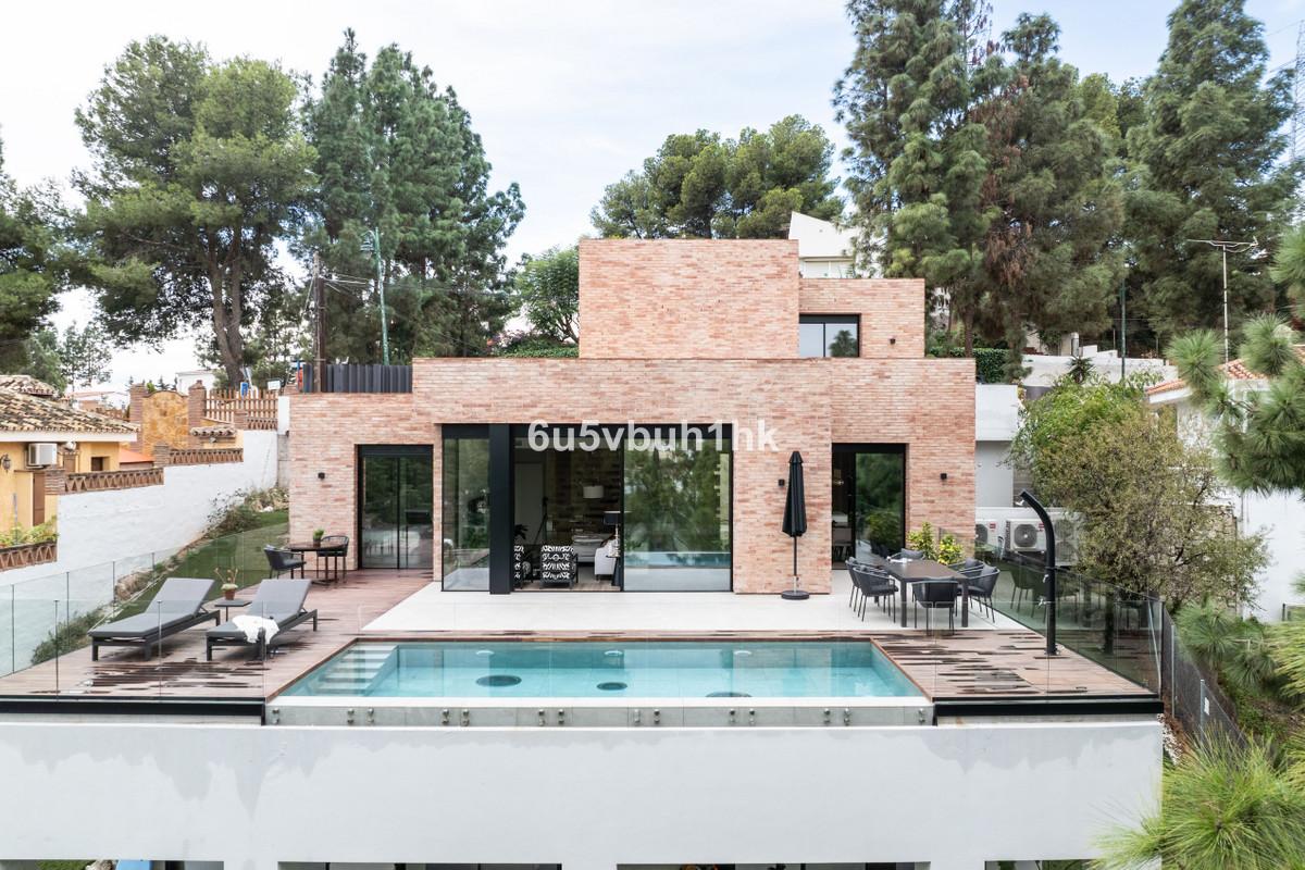 Villa Detached in El Atabal