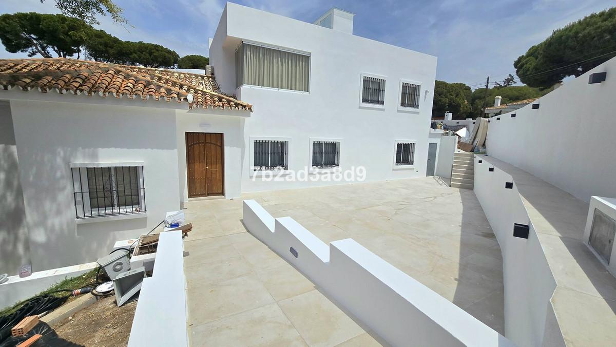 Villa Detached in Elviria