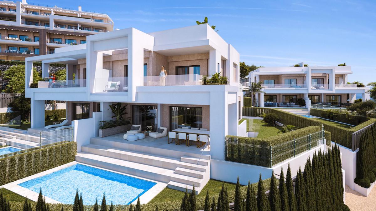 Villa Semi Detached in Estepona