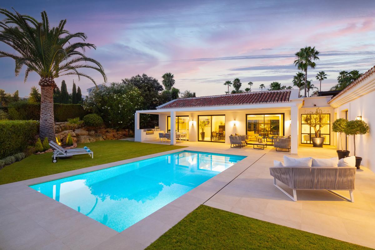 Villa Detached in Nueva Andalucía